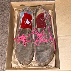 Women’s twisted x size 6